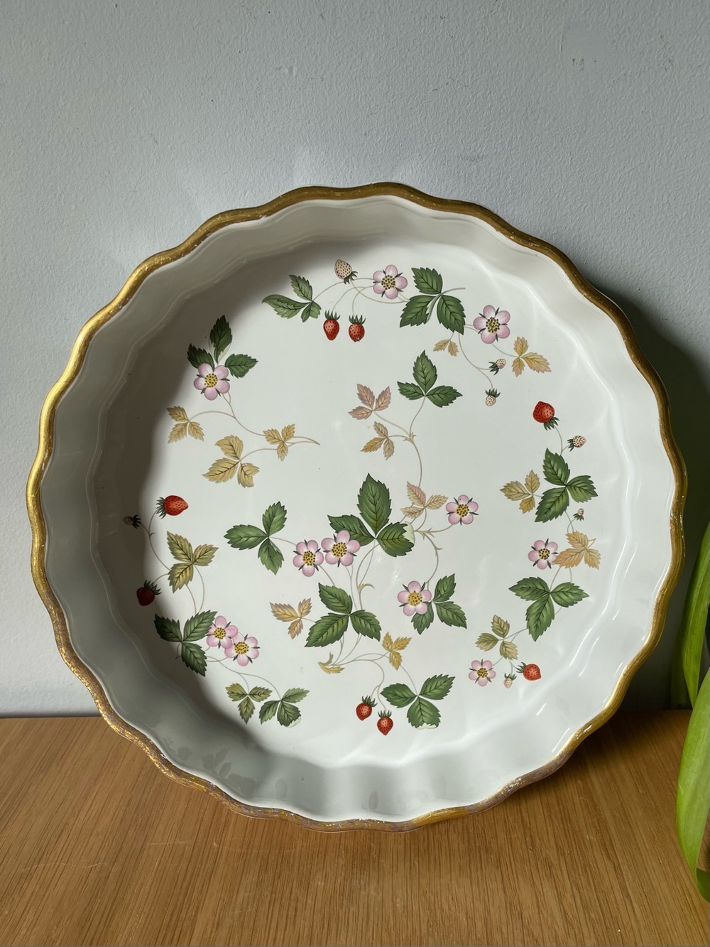 Vintage 1980s Wedgwood Wild Strawberry 7.5” Flan Tart Dish Made in England